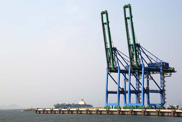 Tecon Imbituba has capacity to handle 450,000 TEU annually.